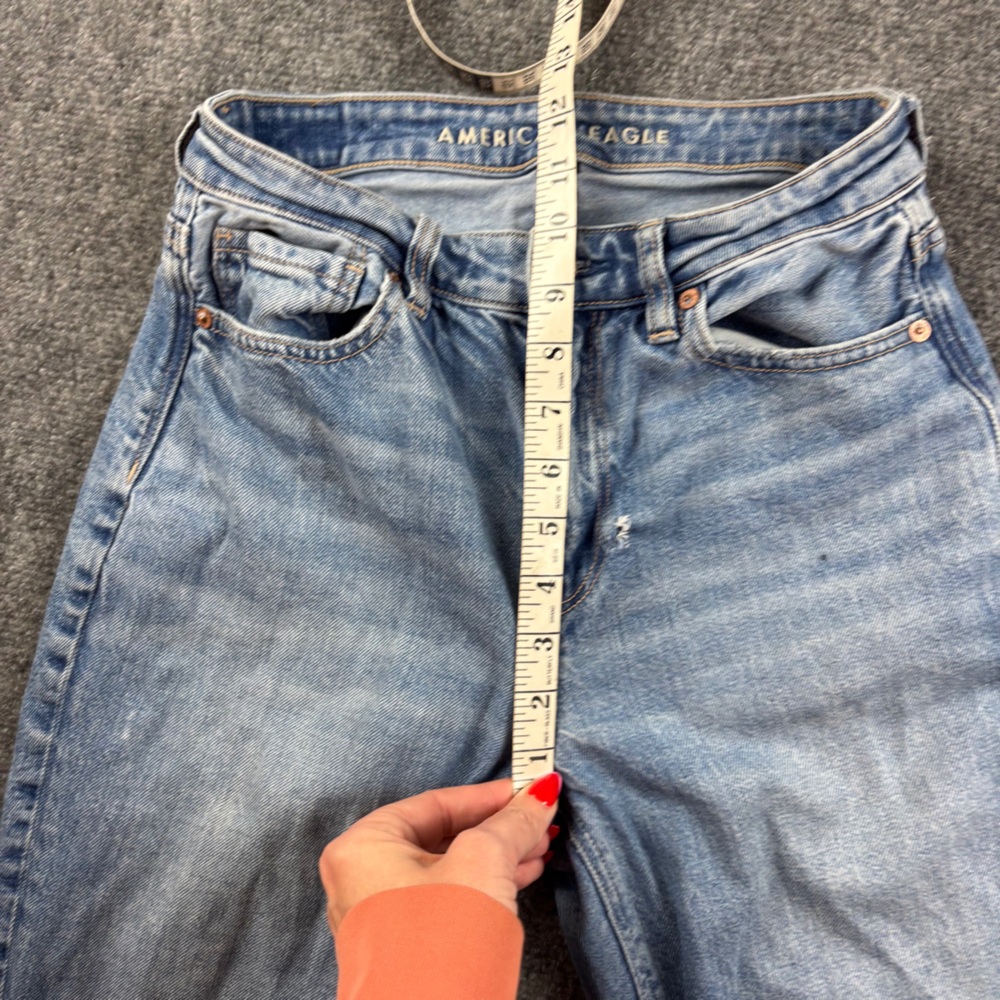 AMERICAN EAGLE Women’s Denim Strigid Mom Jean Distressed Jeans size: 2 - Picture 3 of 9